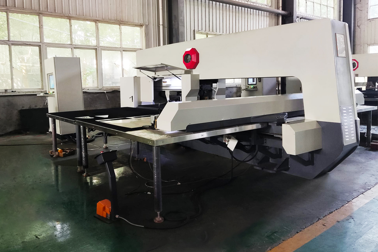 Дисплей пробивного пресса с ЧПУ 31550