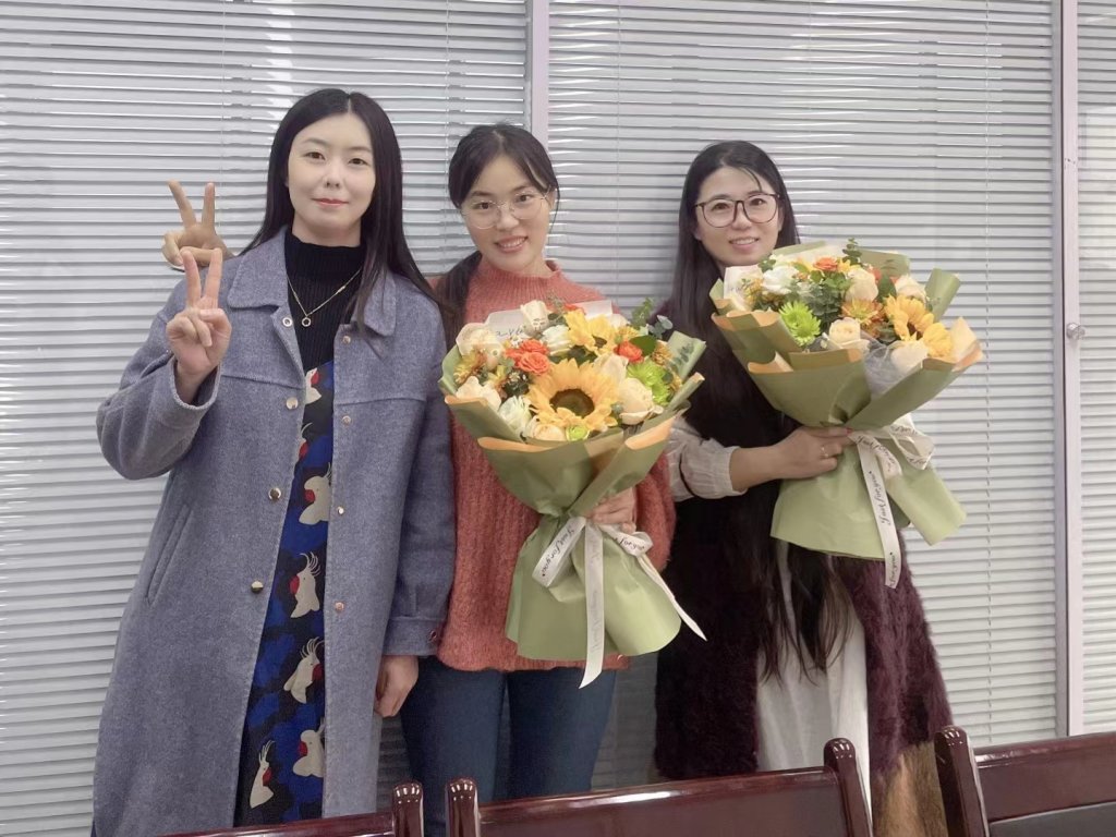 С днем рождения Грейс и Эхо