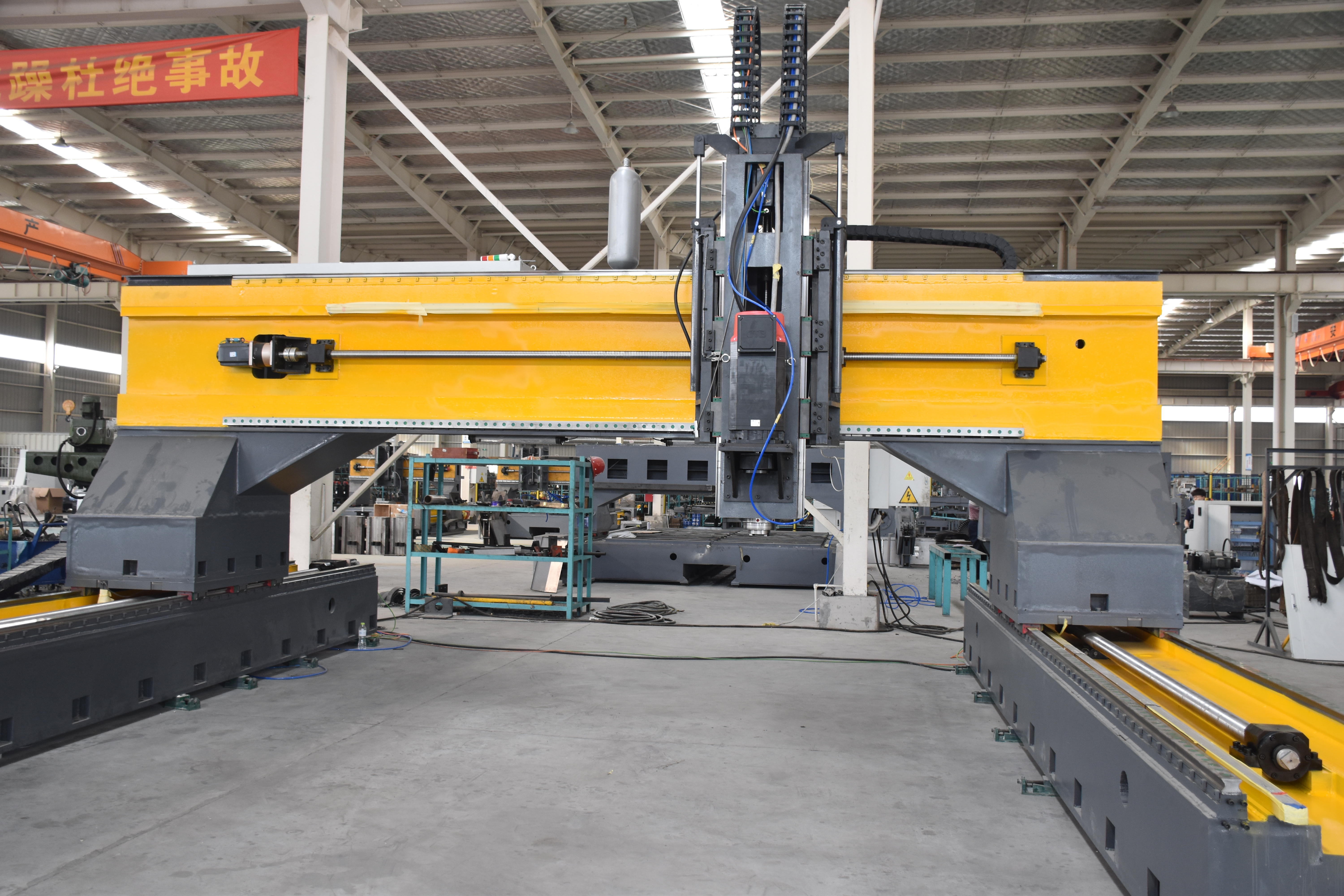 Характеристики сверлильно-фрезерного станка с ЧПУ