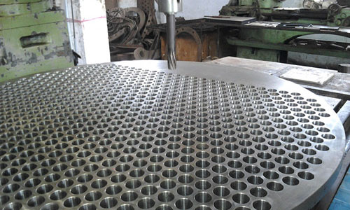 Применение станка для сверления стали с ЧПУ в химической промышленности