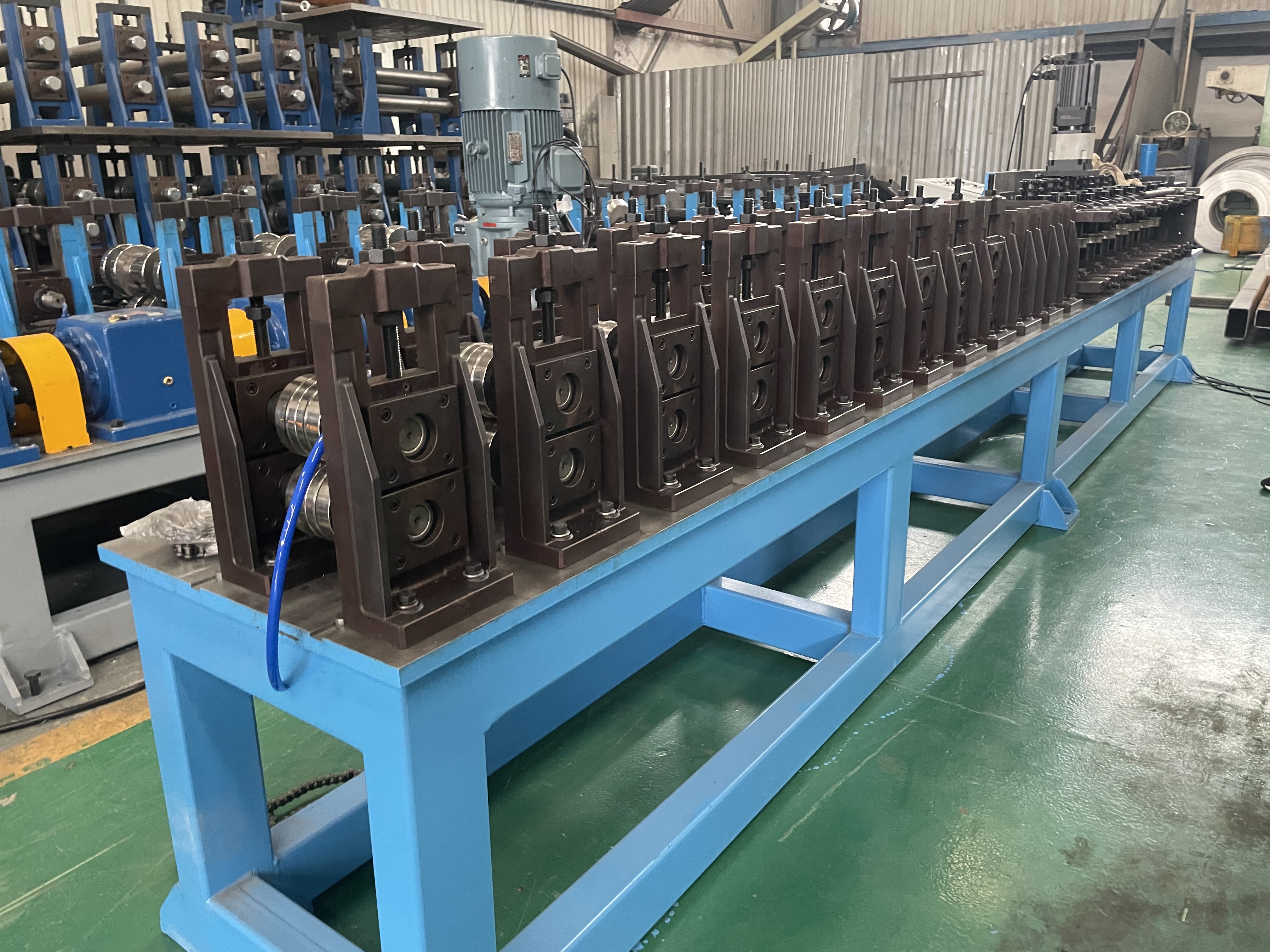 Профилегибочная машина для изготовления лопастей вентилятора на заказ