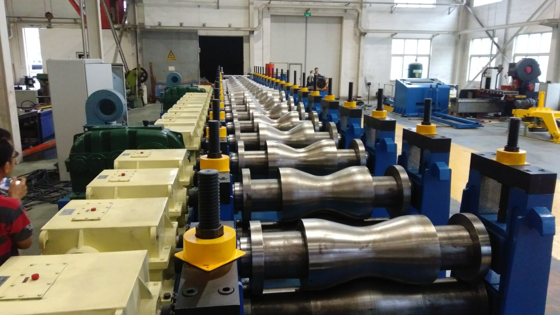 Автоматическая профилегибочная машина для штамповки, формовки и гибки гофрированных пластин водопропускных труб 