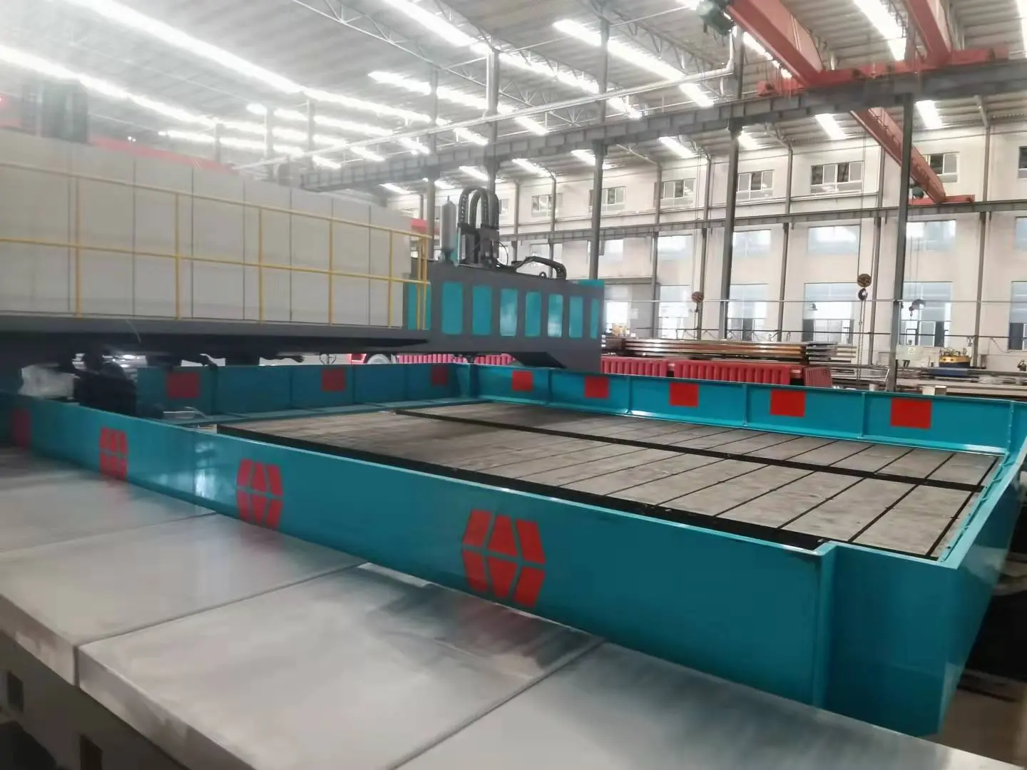 Какие меры по энергосбережению и защите окружающей среды предусмотрены для высокоскоростного сверления с ЧПУ?