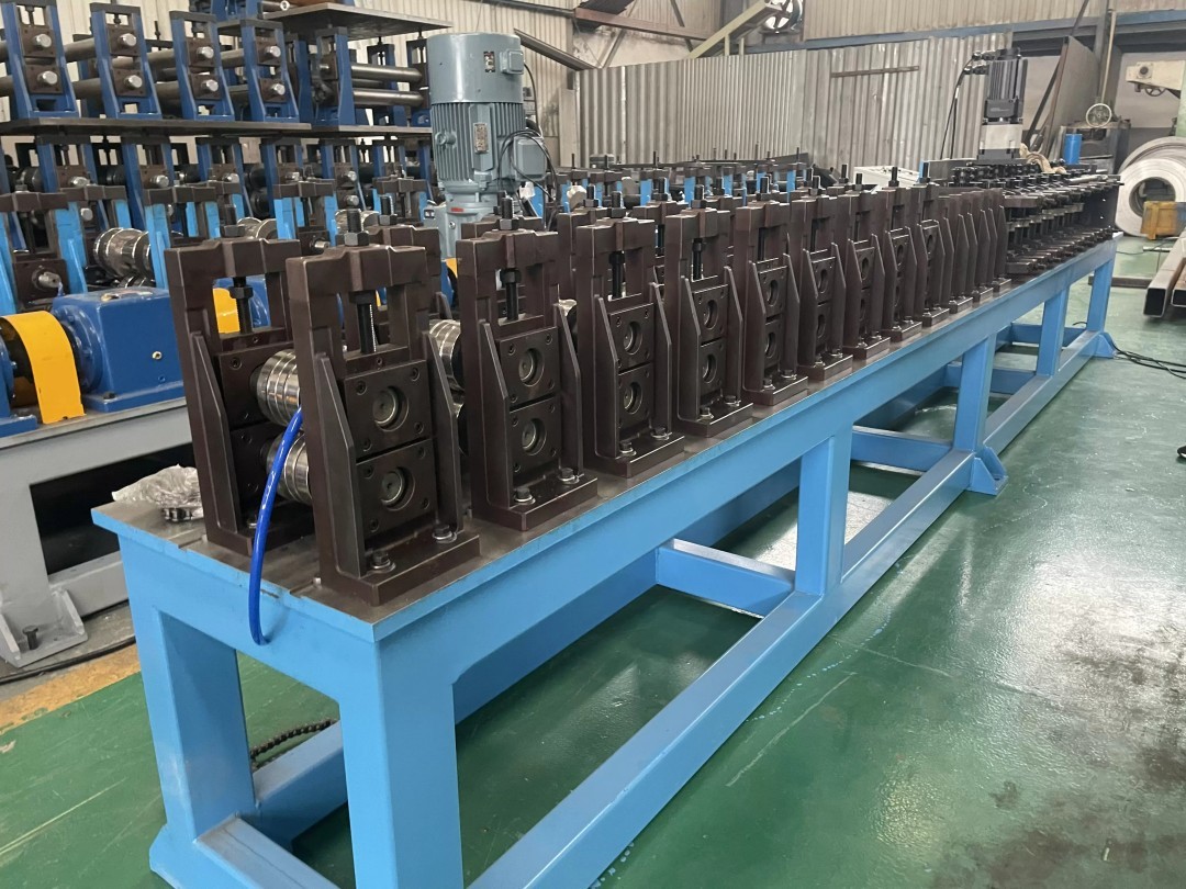 roll forming  machine.jpg