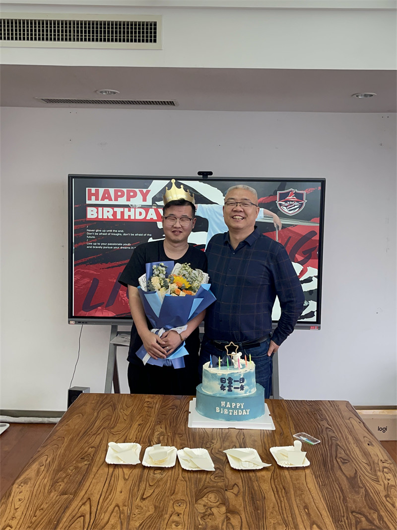 Jinan Ritec отмечает день рождения Кевина Лау!