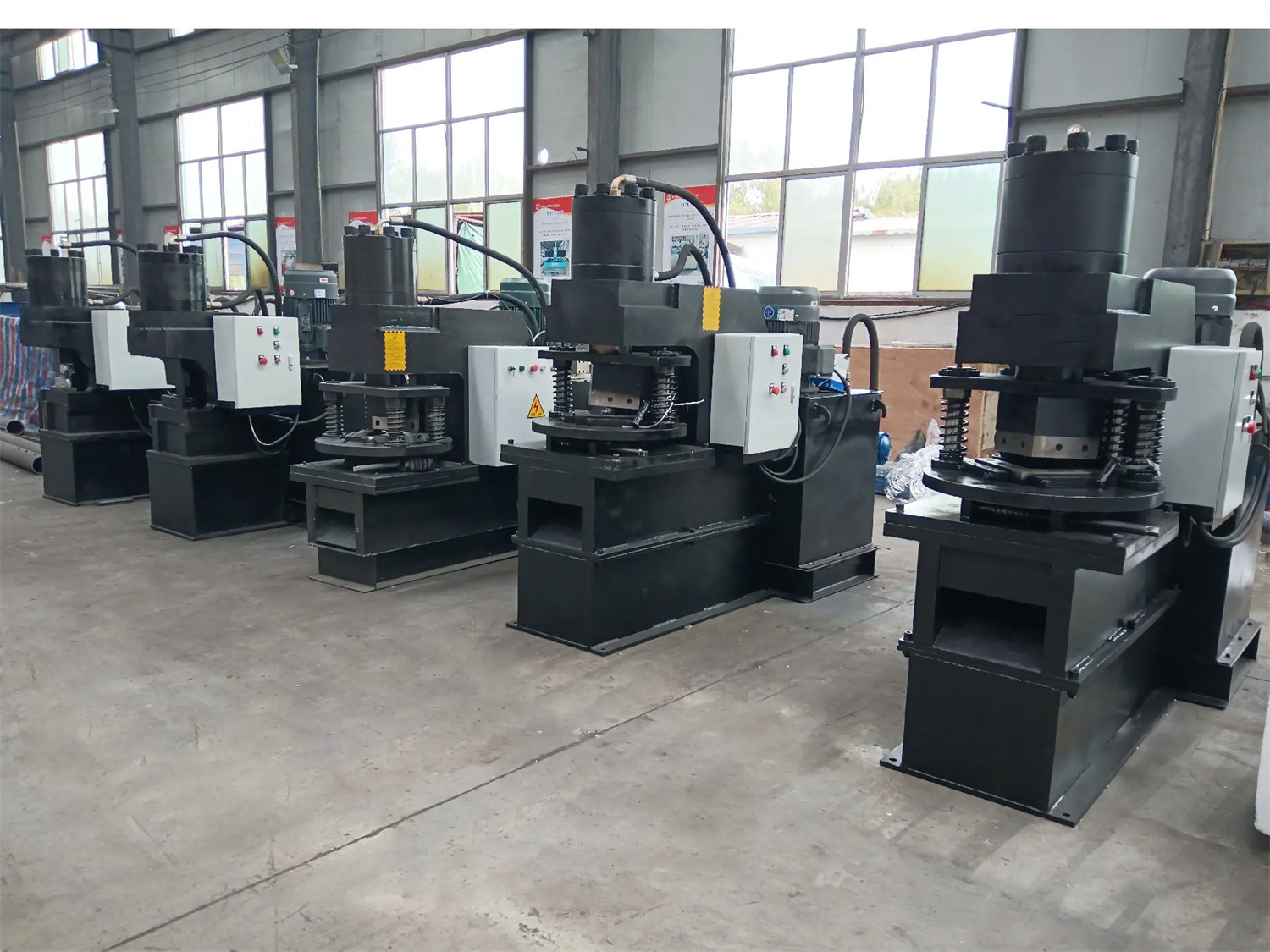 RTJ200 Гидравлический станок для угловой резки