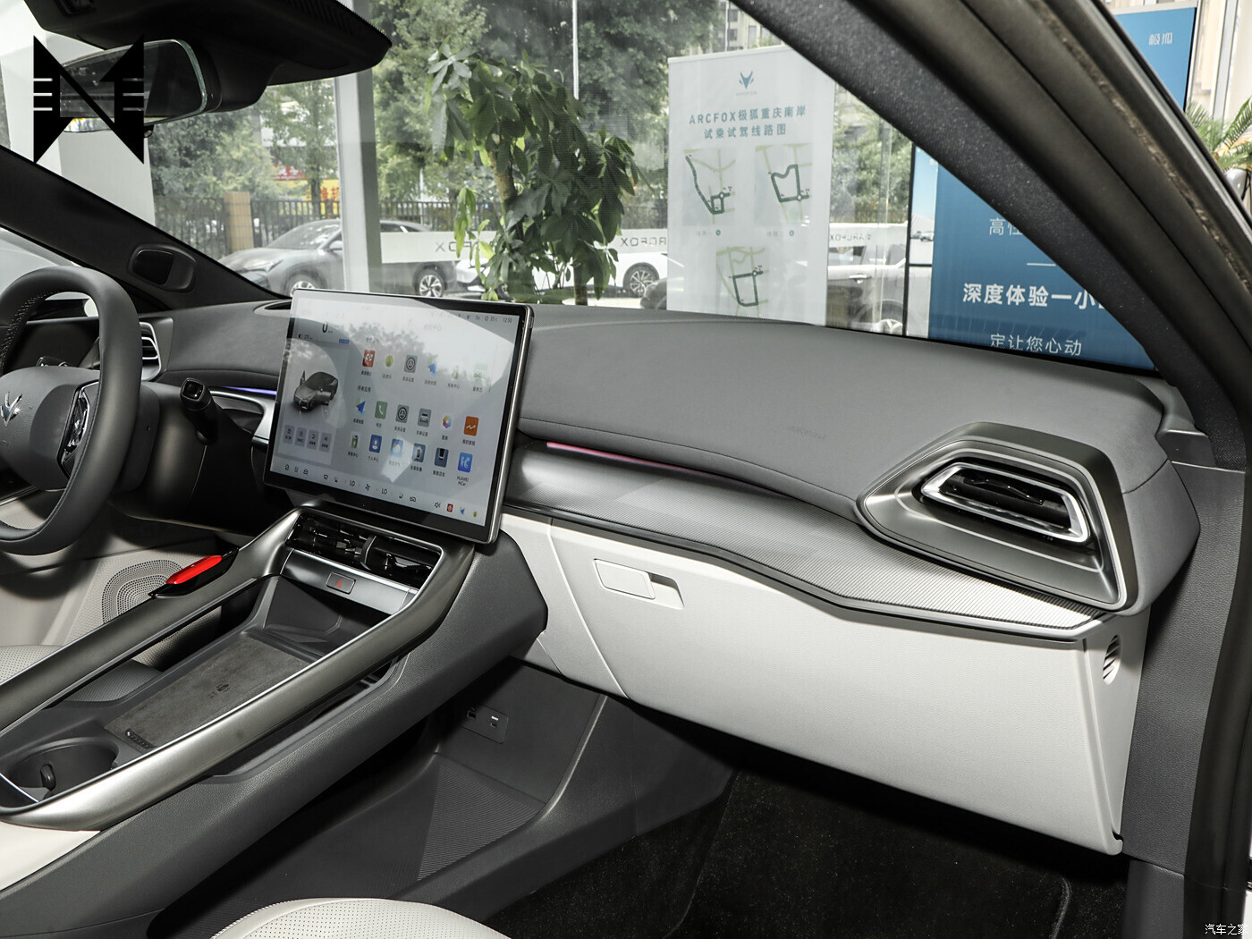 2024 Arcfox Alpha S5 Чистый электрический седан среднего размера Extreme Fox Alpha S5 Новое энергетическое транспортное средство для взрослых автомобилей высшего класса с электроприводом