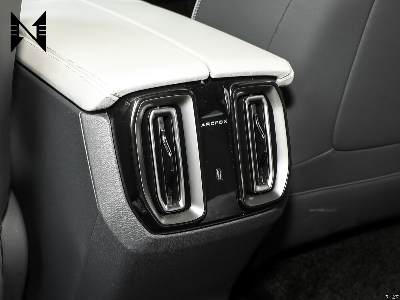 2024 Arcfox Alpha S5 Чистый электрический седан среднего размера Extreme Fox Alpha S5 Новое энергетическое транспортное средство для взрослых автомобилей высшего класса с электроприводом