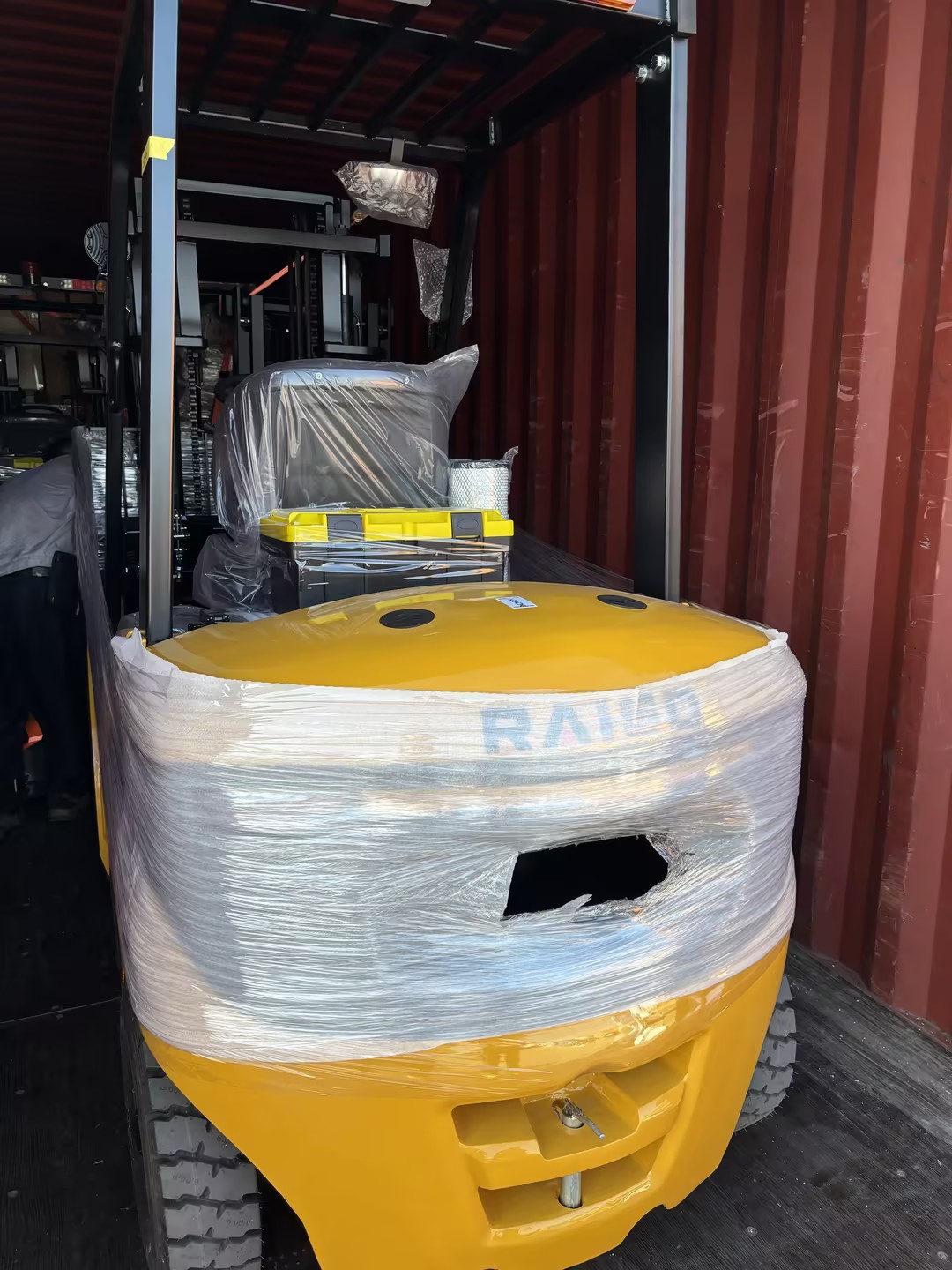 Novas empilhadeiras RAISO prontas para envio: soluções confiáveis de movimentação de materiais com suporte profissional de entrega
