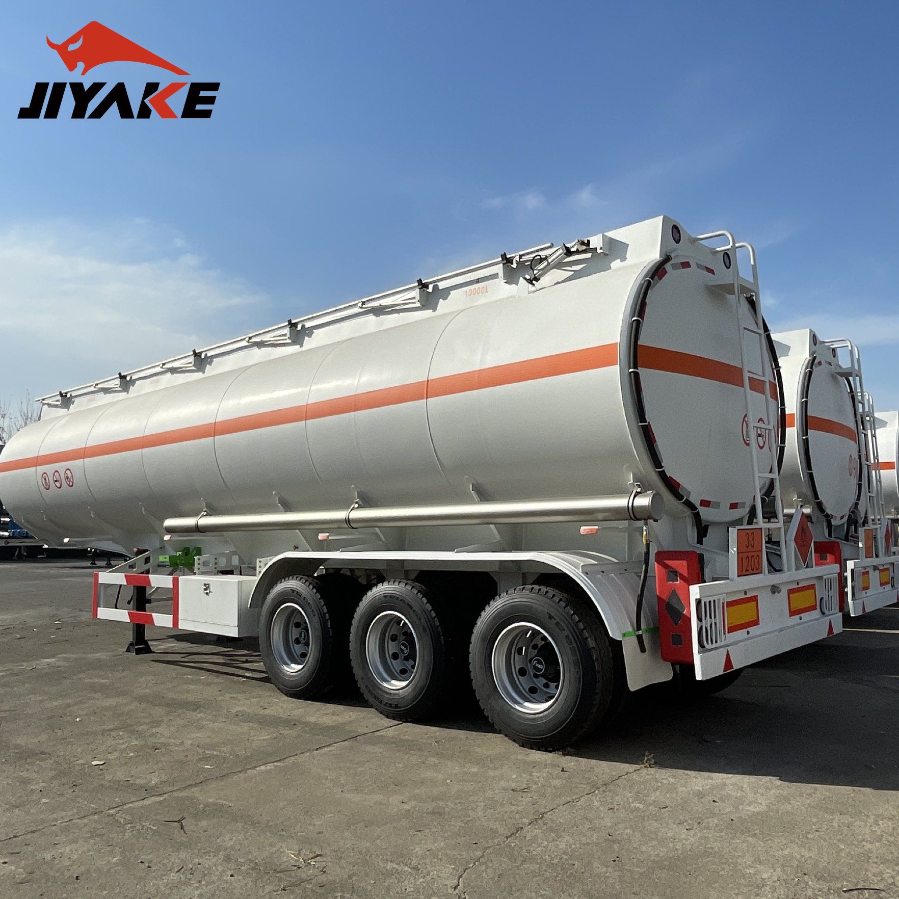 Semirremolque cisterna de combustible de 50CMB