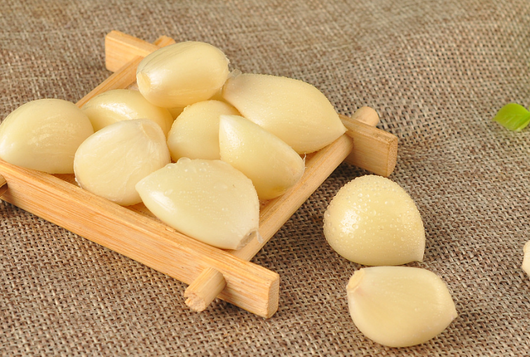 Насколько стабильны вкус и цвет разных партий чесночного порошка?