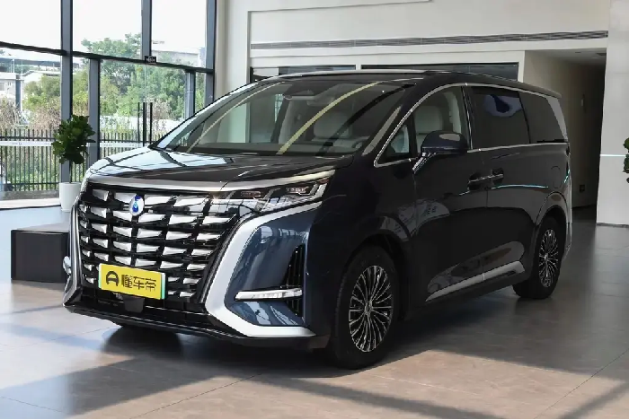 Tengshi D9 DM-i car projector opens a new experience of travel light and shadow