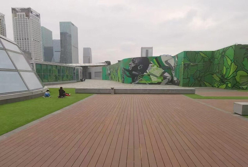 Georgia customer purchased wood plastic flooring to do outdoor square project, the effect is very beautiful, customers crazy praise