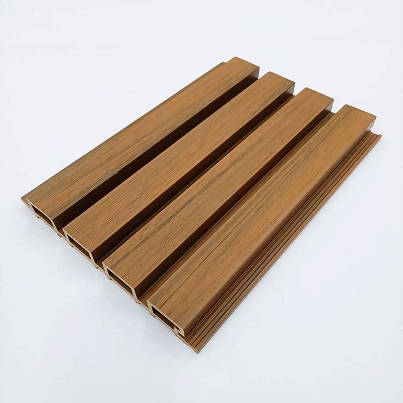 Wood-plastic wallboard