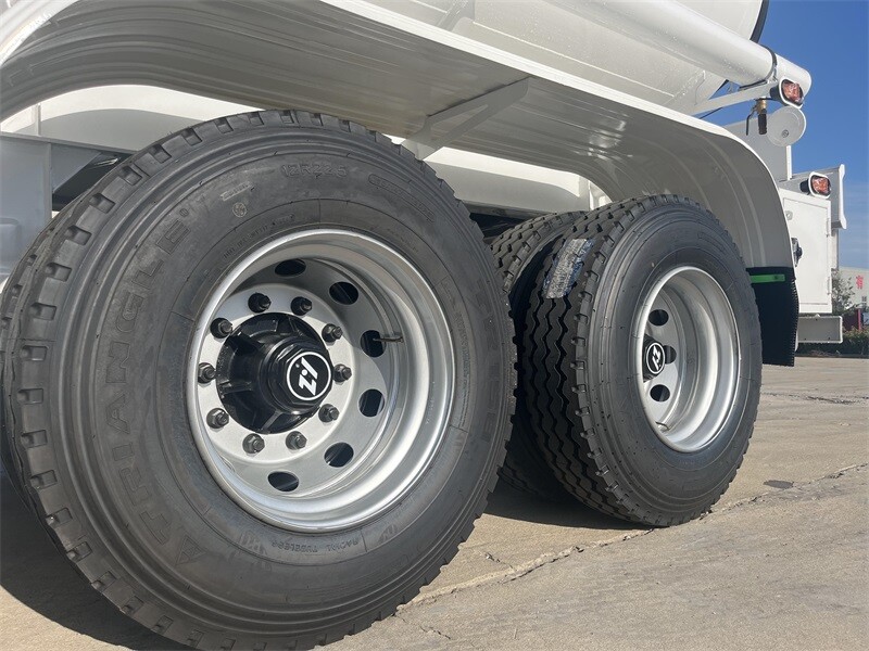 2-осный полуприцеп-цистерна для перевозки топлива