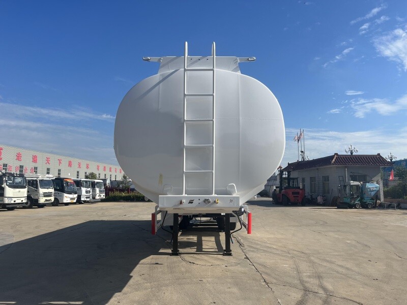 Полуприцеп-цистерна для перевозки нефти 3 оси