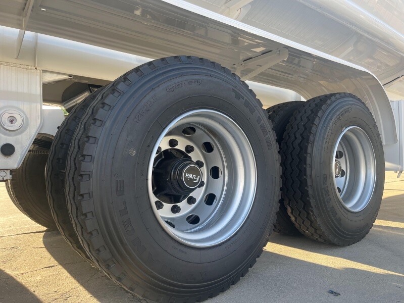 Полуприцеп-цистерна для топлива 40000 л