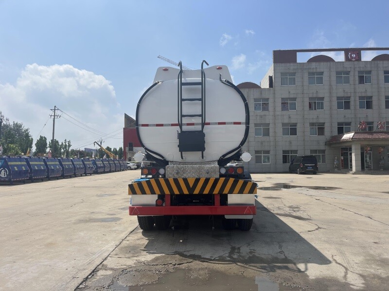 Полуприцеп-цистерна для топлива