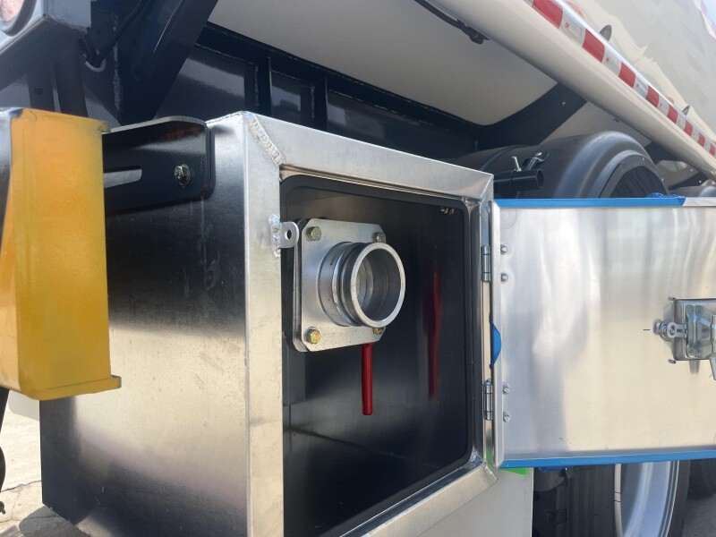 Полуприцеп-цистерна для топлива