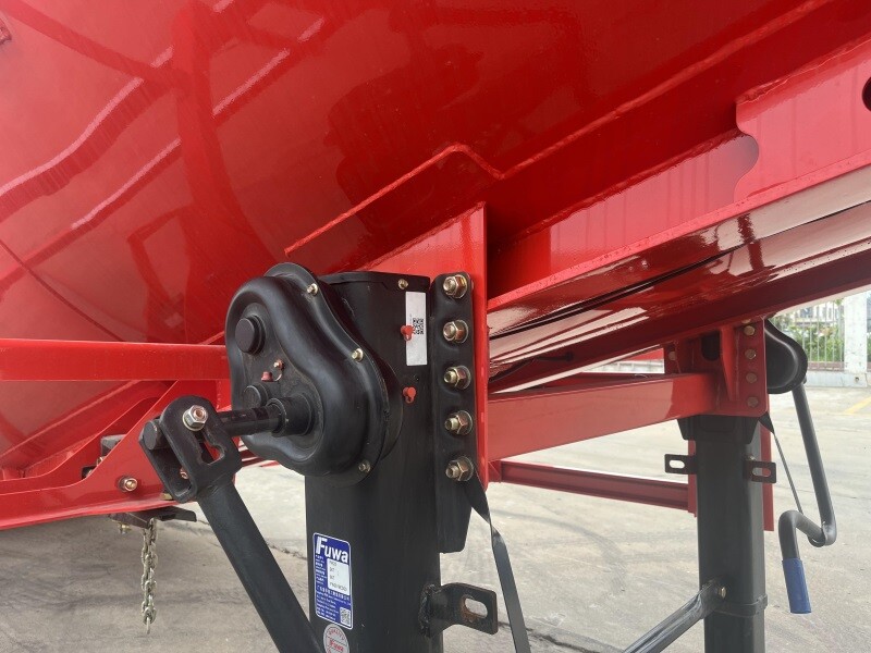 Полуприцеп-цистерна для перевозки цемента навалом 60 тонн