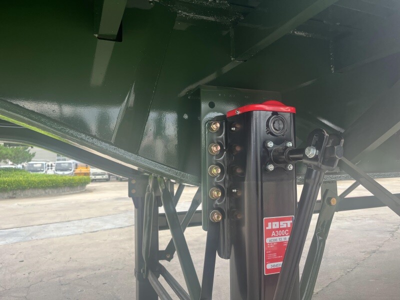 Бортовой полуприцеп