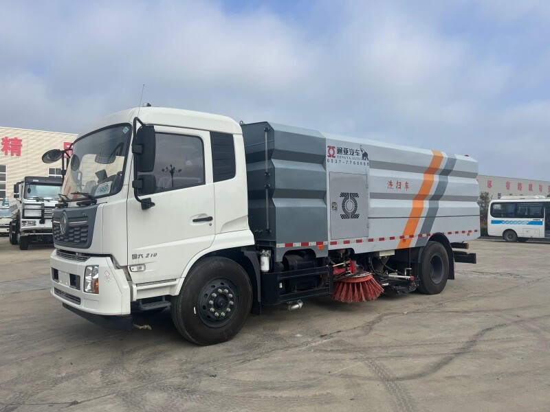 Подметально-уборочная машина