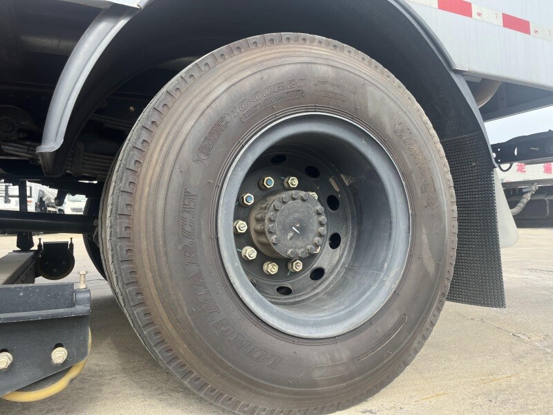 Подметально-уборочная машина