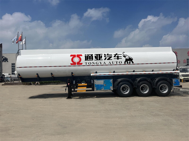 Fuel Tanker Semi Trailer (1).JPG
