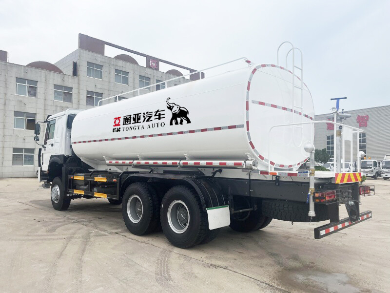 Поливочная машина