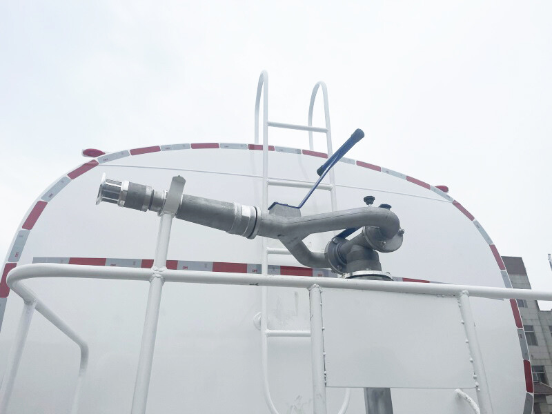 Поливочная машина