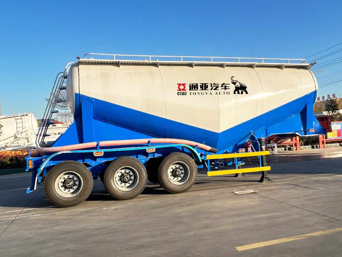 Полуприцеп-цистерна для сыпучих цементов с одной шиной и 3 осями