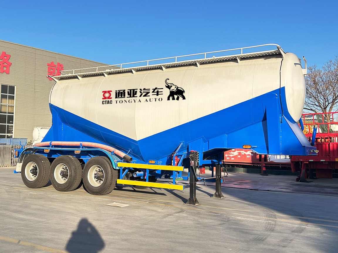 Полуприцеп-цистерна для сыпучих цементов с одной шиной и 3 осями