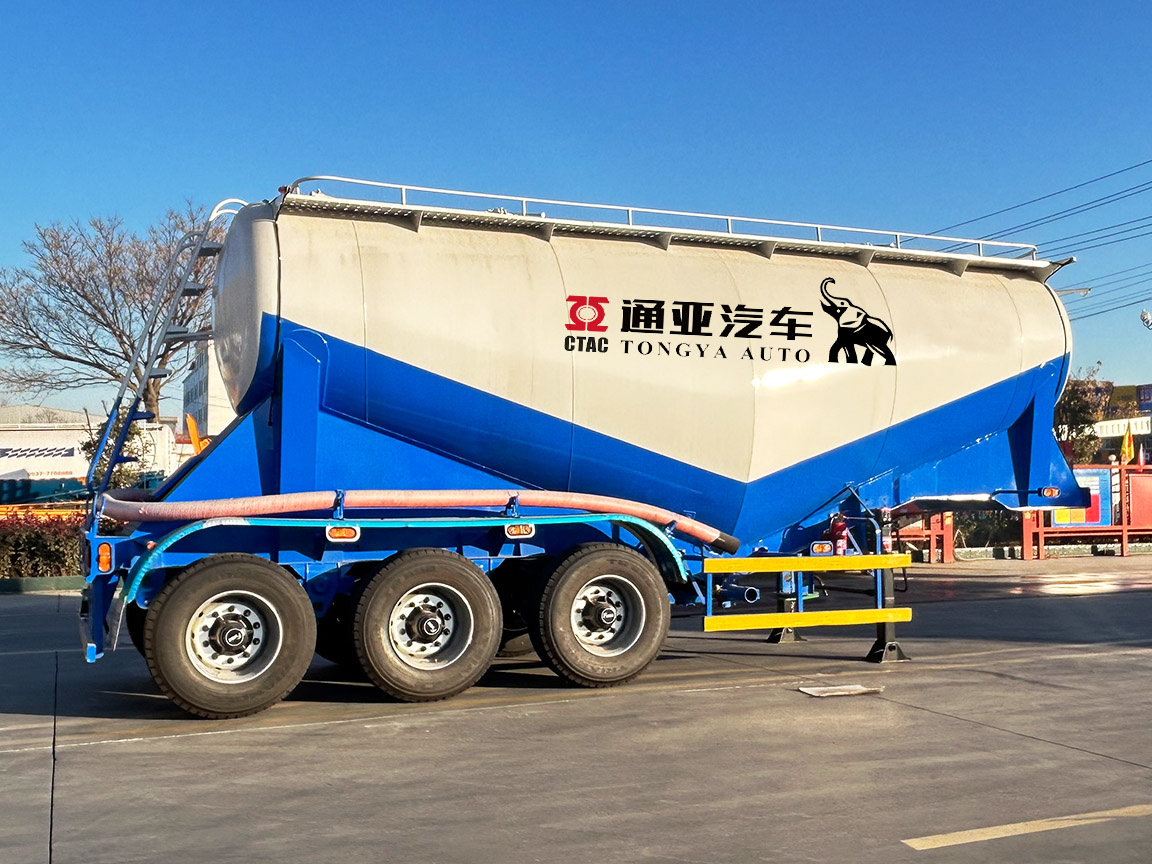 Полуприцеп-цистерна для сыпучих цементов с одной шиной и 3 осями