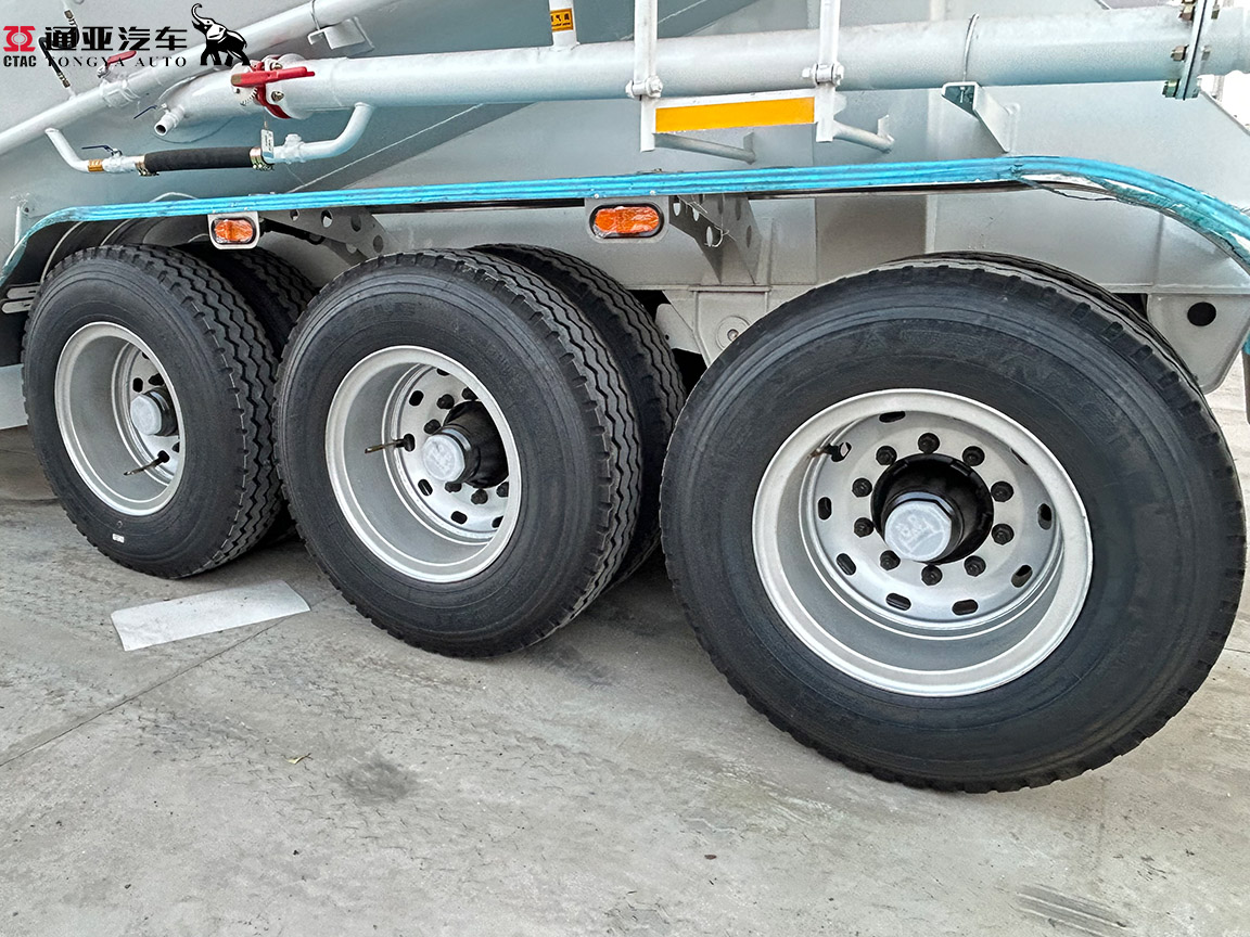 62м3 Полуприцеп-цементовоз с большим объемом