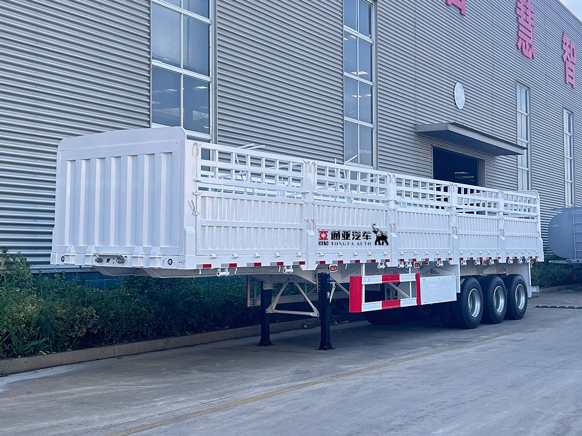 3-осевой полуприцеп для перевозки сыпучих грузов с ограждением