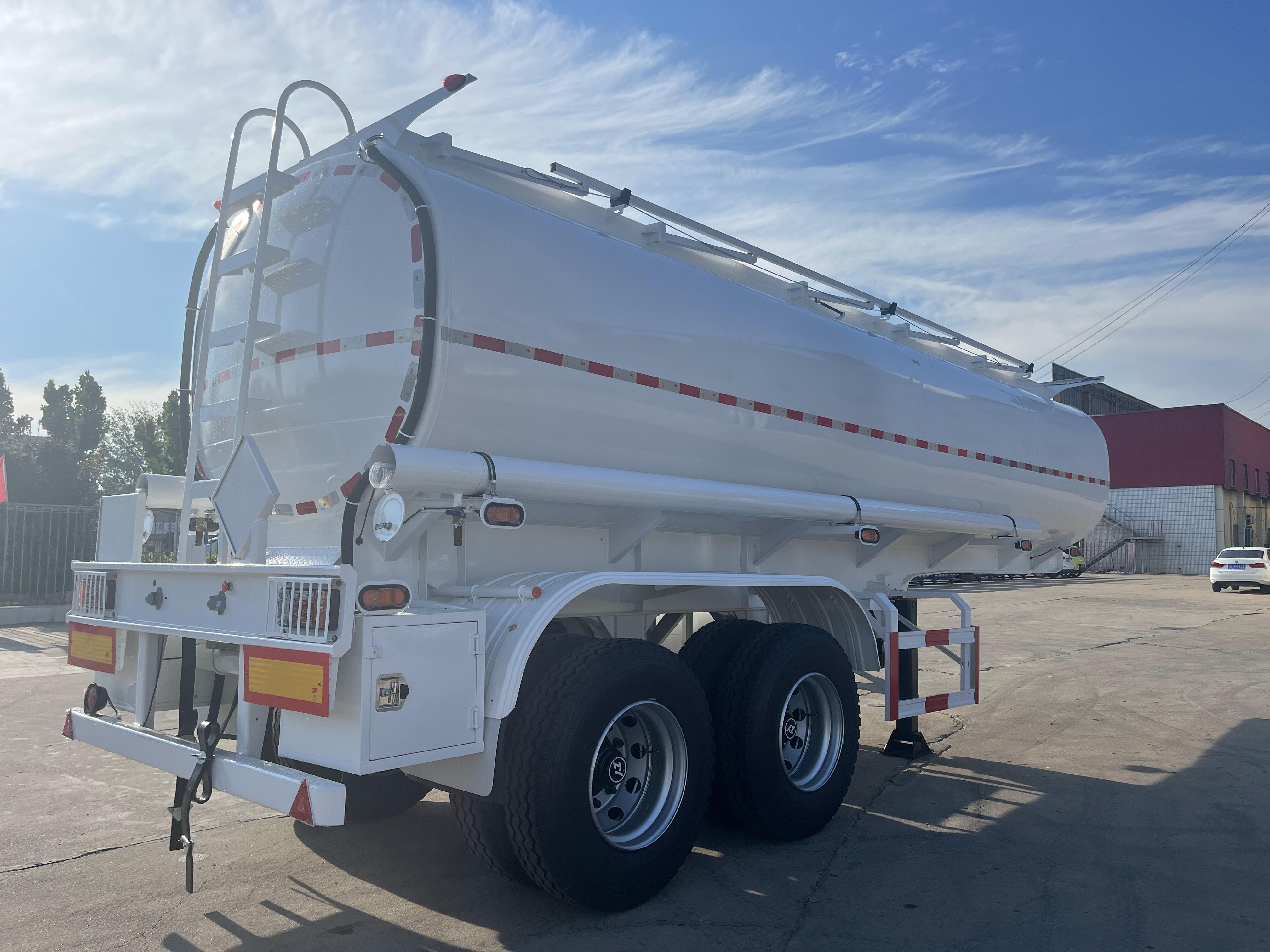 El personal de la empresa se dedica a promover el poder competitivo central de la empresa, persiguiendo el desarrollo sostenible y creando una marca de tendencia fuerte, con el fin de servir a todos los clientes.