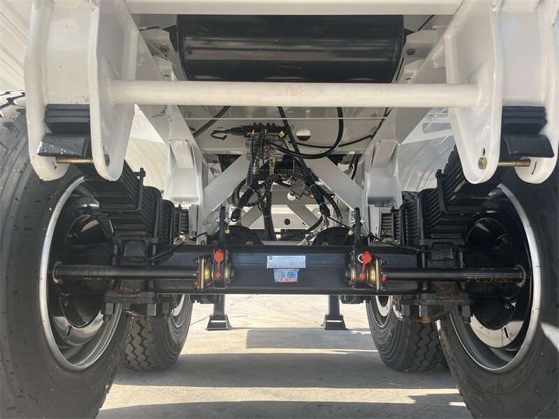 Semirremolque cisterna de combustible de 2 ejes