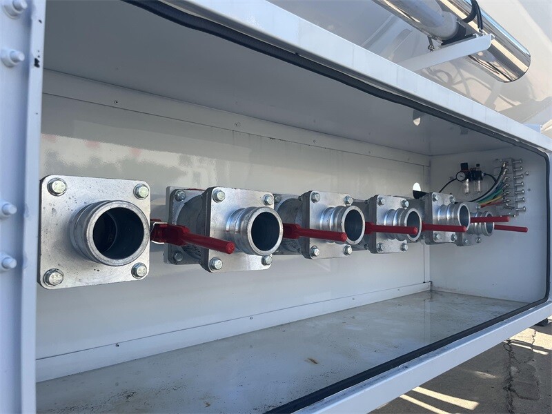 Semirremolque cisterna de petróleo de 3 ejes