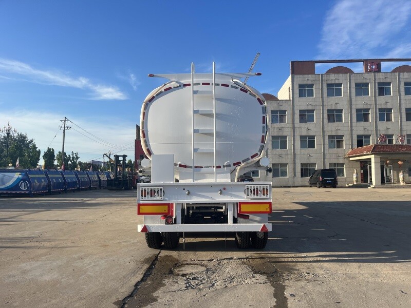 Semirremolque cisterna de combustible 40000L