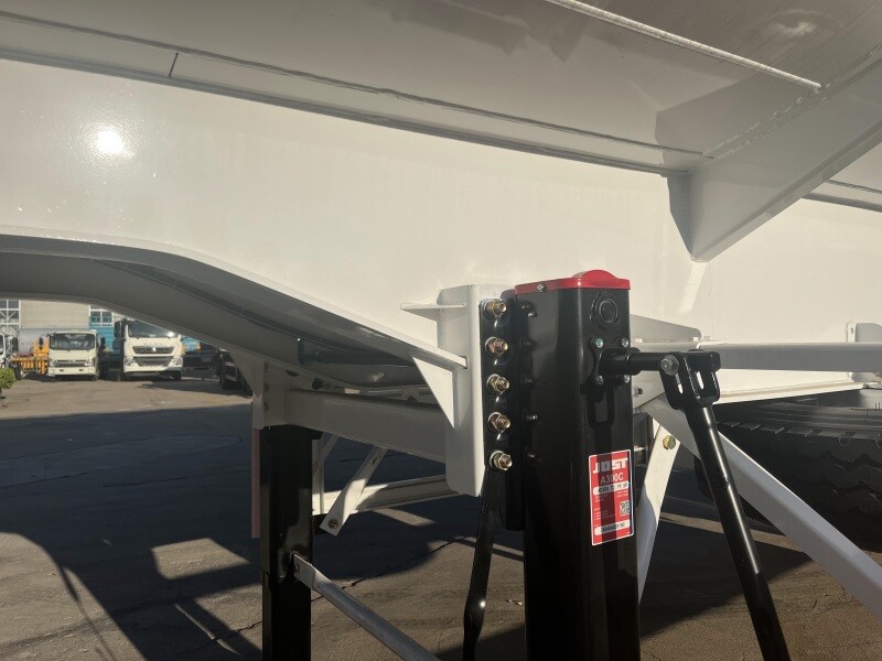 Semirremolque cisterna de combustible 40000L