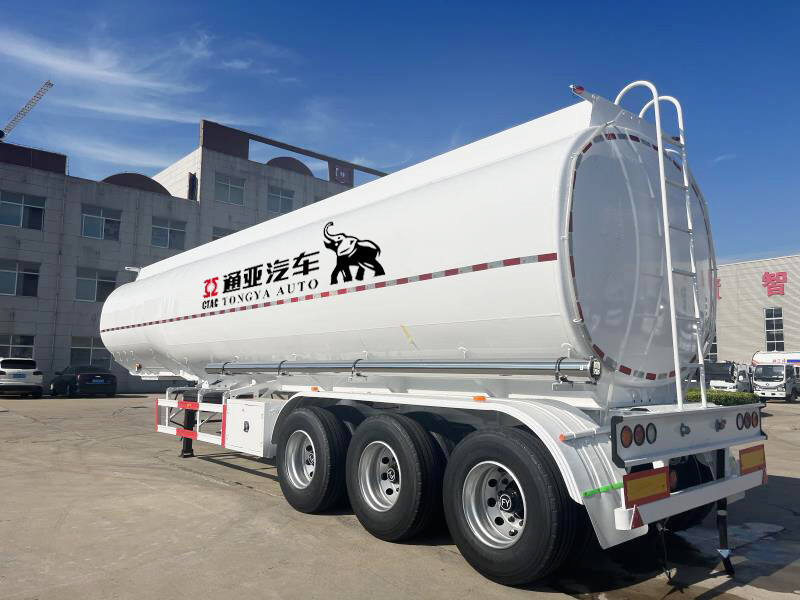 Semirremolque cisterna de petróleo de 3 ejes