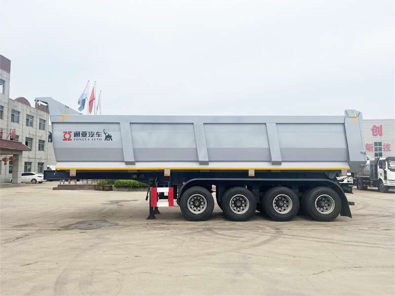 Semirremolque con volquete trasero