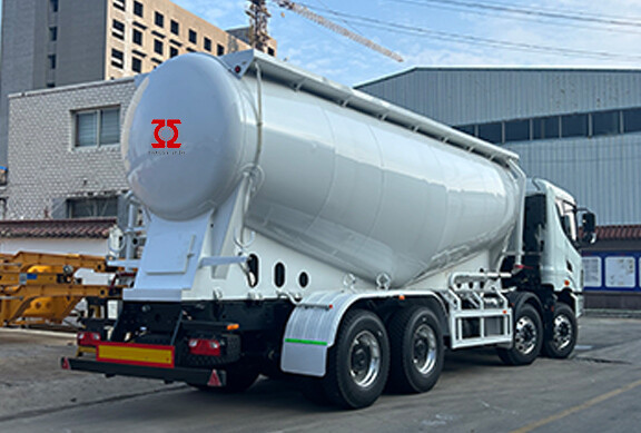CAMIÓN CISTERNA DE CEMENTO A GRANEL