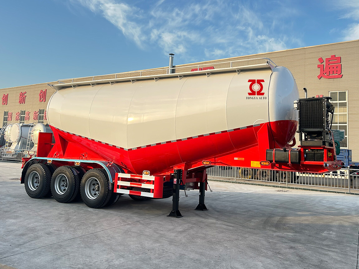 Semirremolque cisterna a granel de 40T con diesel