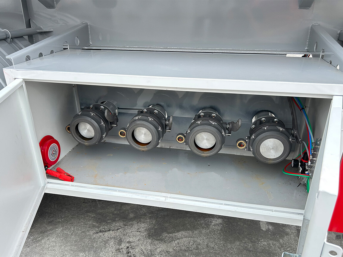 Semirremolque cisterna de combustible de 2 ejes en venta