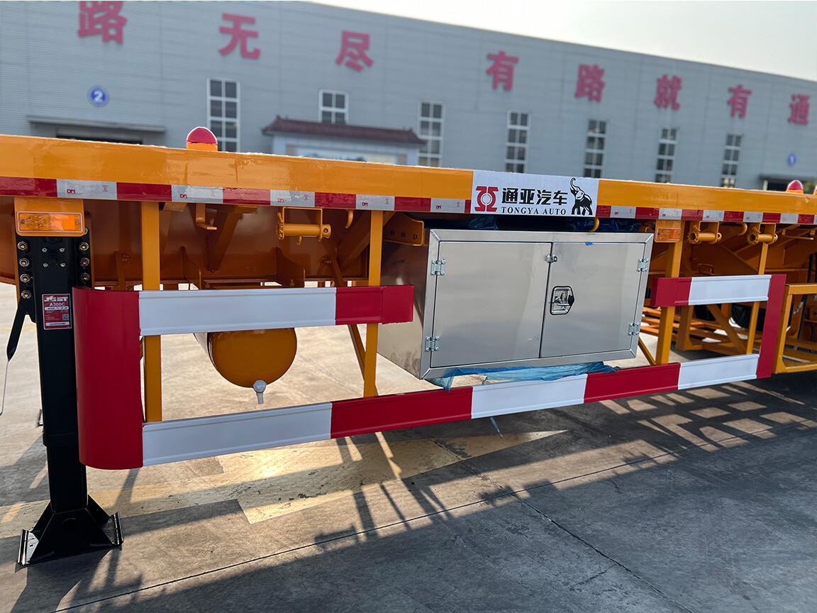 Semirremolque de plataforma de 3 ejes con escalera