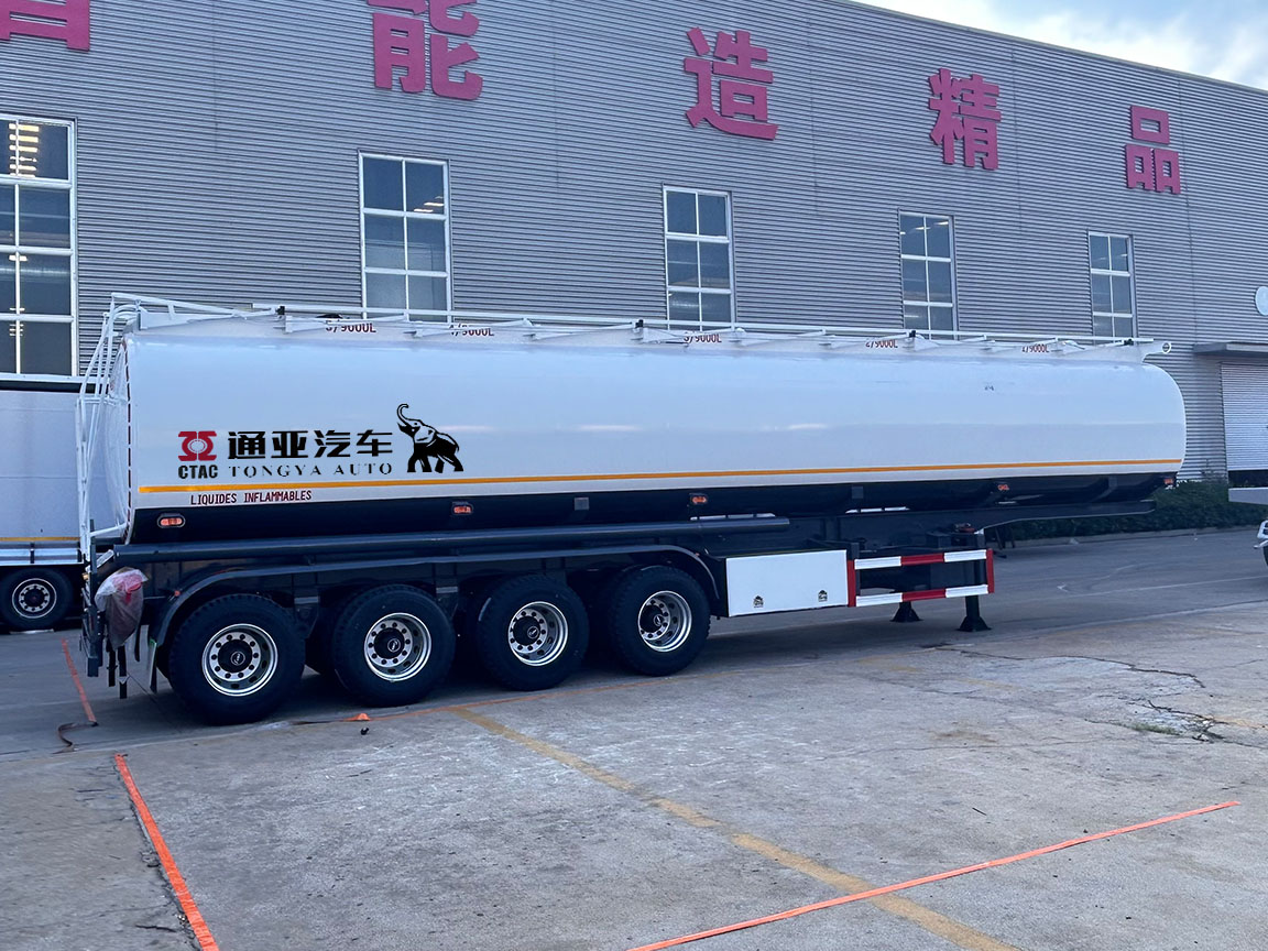 Semirremolque cisterna de combustible de 4 ejes