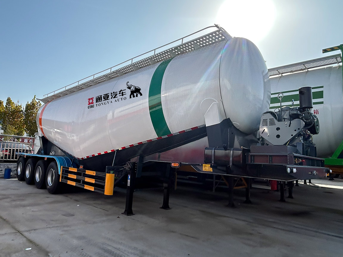 Semi remolque cisterna de polvo de 4 ejes con compresor de aire y motor diésel