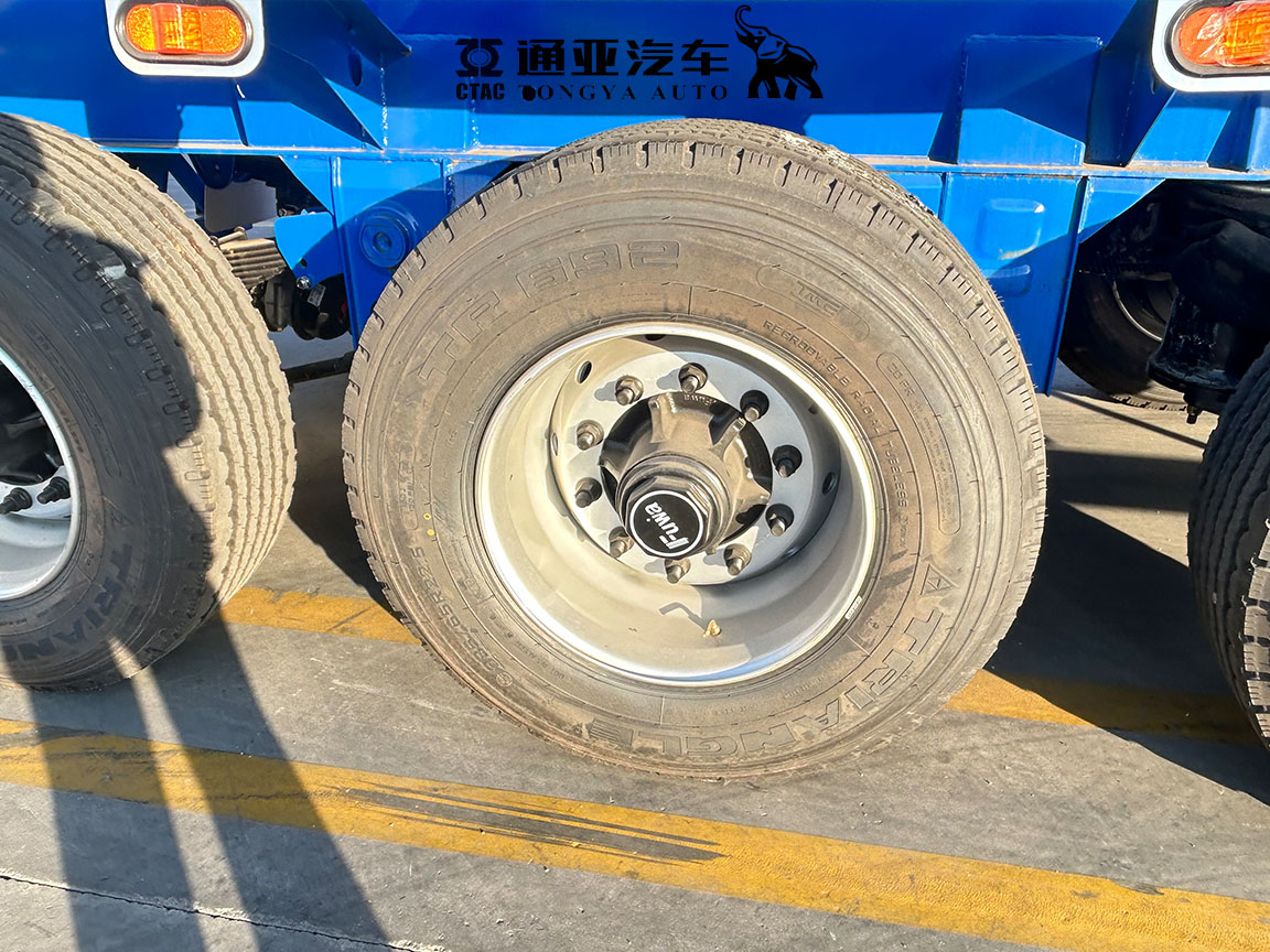 Semirremolque cisterna de cemento a granel de 3 ejes y neumático simple