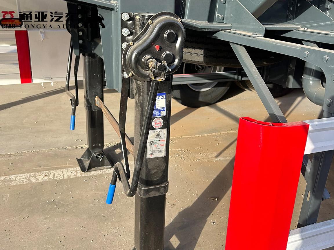 Semirremolque cisterna de combustible de aluminio